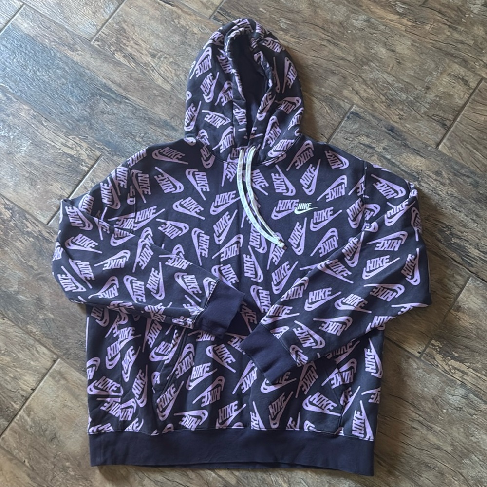 Nike men’s hoodie